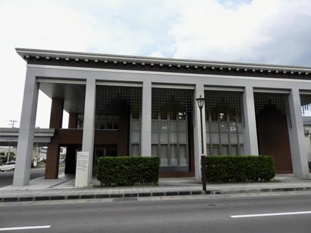 青森県弘前健康福祉庁舎 青森県弘前健康福祉庁舎 青森県中南福祉事務所,青森県中南児童相談所,青森県中南保健所の写真素材
