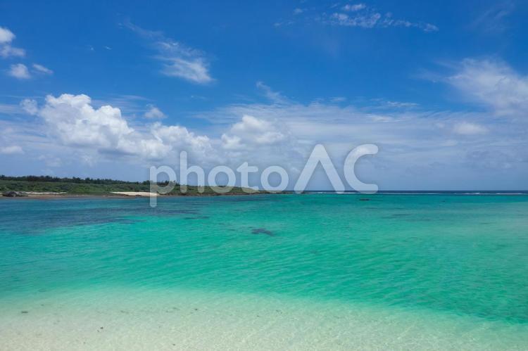 宮古島の青い海と空 宮古島,宮古ブルー,夏休みの写真素材