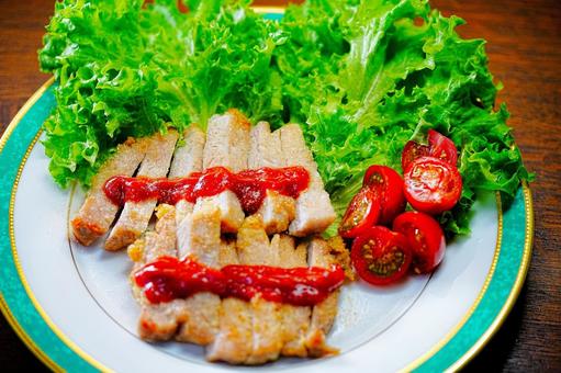 豚ロースのソテー 豚ロースのソテー 食事,豚ロース,筋肉メシの写真素材