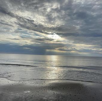 天使の梯子が射す海 天使の梯子が射す海 晴れ,空,雲の写真素材