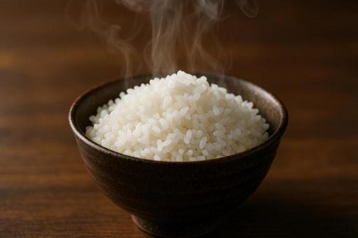 器に盛られた白米の写真