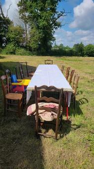 大自然での食事会 楽しみ,ノルマンディー,フランスの写真素材