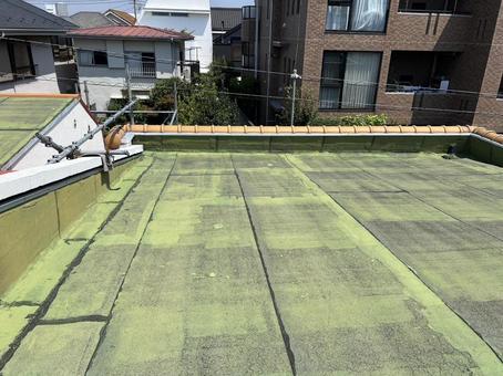 屋根の傷んだ防水 屋根,防水,雨漏りの写真素材