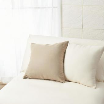 ダブルベッド-レースカーテン ダブルベッド-レースカーテン レースカーテン,ダブルベッド,クッションの写真素材