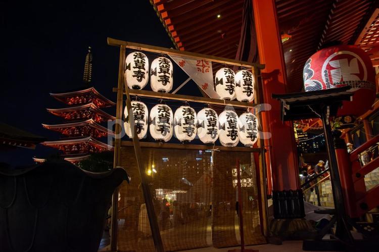 夏の夜の浅草寺 浅草寺,浅草,夏の夜の写真素材
