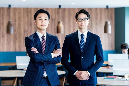 オフィスで働くビジネスパーソン オフィスで働くビジネスパーソン ビジネスマン,オフィス,ビジネスパーソンの写真素材