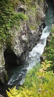 初夏の渓谷 高千穂峡 初夏の渓谷 高千穂峡の写真