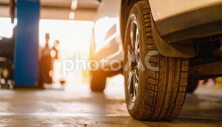 車の点検　車検　修理 6か月点検,エンジン,オイルの写真素材
