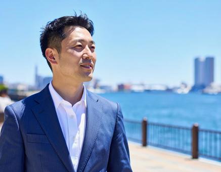 爽やかな印象のビジネスマン男性 爽やかな印象のビジネスマン男性の写真
