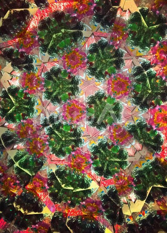 手作り万華鏡を覗いてみた 万華鏡,手作り万華鏡,模様の写真素材
