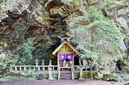 Photo, iwato shrine, a shrine, hall of worship, 
