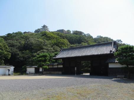 丸亀城 天守 御殿表門 丸亀城 天守 御殿表門 丸亀城,現存天守,高石垣の写真素材