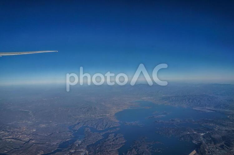 飛行機から見える中国の山岳地帯 山岳地帯,中国,北京の写真素材