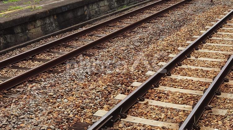 直線の複線線路・バラスト・枕木　鉄道素材 線路,レール,電車の写真素材