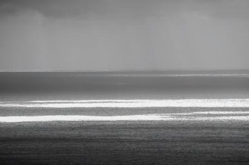 光り輝く日本海 太陽,陽光,降り注ぐの写真素材