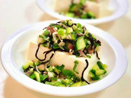 豆腐の山形だし乗せ 豆腐の山形だし乗せの写真