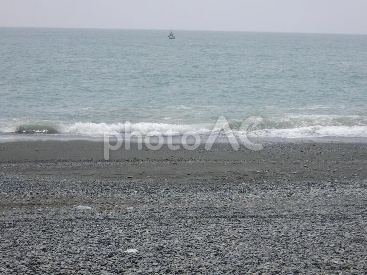 海と波 灰色,海,寂しいの写真素材
