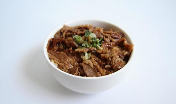 牛丼の白い器入り 牛丼の白い器入りの写真