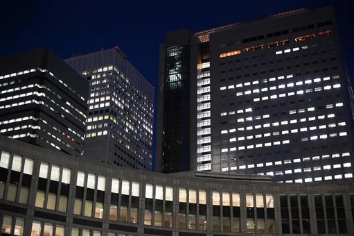 夜空に浮かぶ高層ビル群 高層ビル,ビル,建物の写真素材