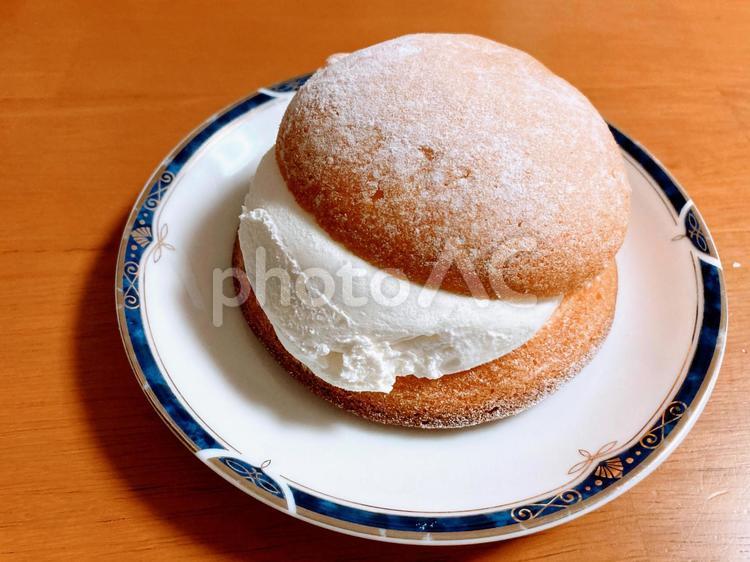 ケーキ　ふわふわ　クリーム　スイーツ シフォン,シフォンケーキ,スポンジの写真素材