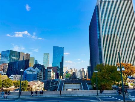 御茶ノ水のビジネス街とストリートと青空 青空,空,ブルースカイの写真素材