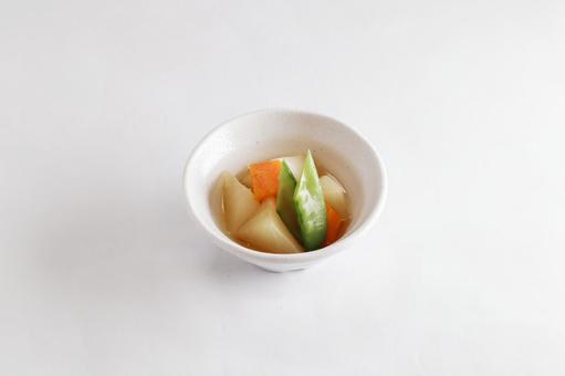 大根の煮物 大根の煮物 煮物,大根,人参の写真素材
