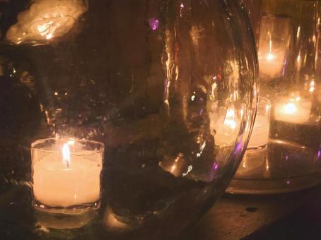 幻想的なキャンドルのあかりの写真