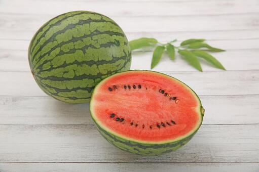すいか すいか,カット,小玉の写真素材