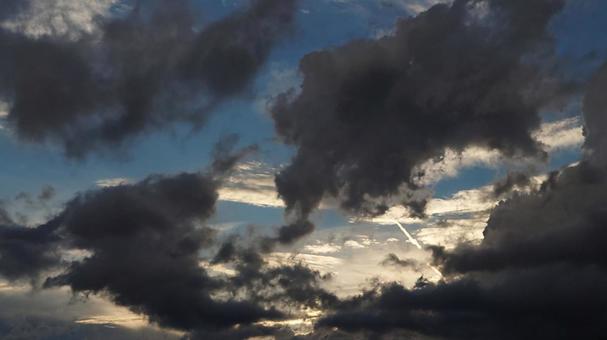 夕焼け前の空 夕焼け前の空の写真