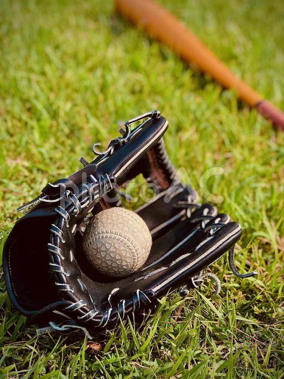 軟式野球グローブとボールとバット2 野球,軟式,少年野球の写真素材