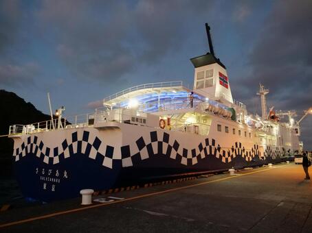 さるびあ丸　伊豆大島岡田港 さるびあ丸,伊豆大島,岡田港の写真素材