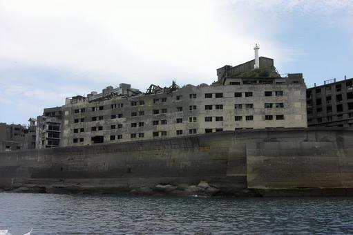 船上から見る軍艦島4 船上から見る軍艦島4の写真