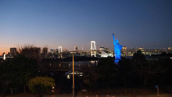 お台場のXmas・自由の女神像（東京都） 冬,クリスマス,イルミネーションの写真素材