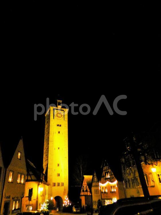 ローテンブルクの風景１２月　闇夜のブルク門 ドイツ,ローテンブルク,ローテンブルグの写真素材