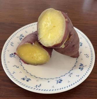 R7.11.08　薩摩芋紅はるか 昼食,薩摩芋,紅はるかの写真素材