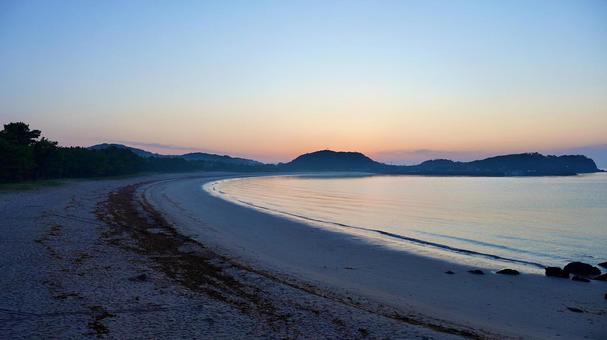Tsutsukihama Beach at sunrise in Iki City, Nagasaki Prefecture, JPG