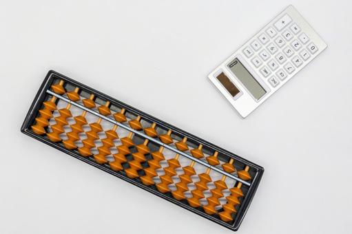 電卓とそろばん 計算,計算機,電卓の写真素材