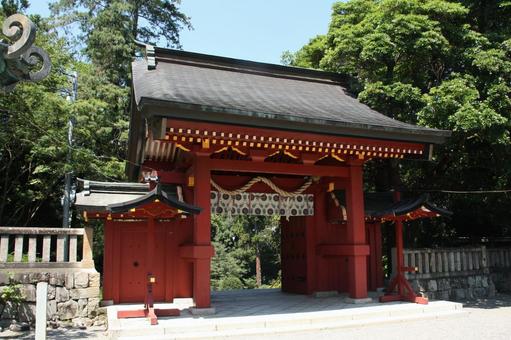 赤い神社の門(御神門)@一之宮貫前神社 赤い神社の門(御神門)@一之宮貫前神社の写真