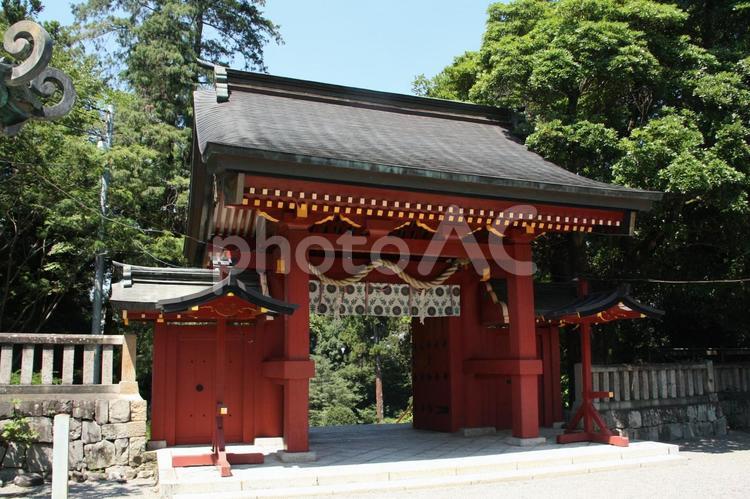 赤い神社の門（御神門）＠一之宮貫前神社 門,神社,上総の写真素材