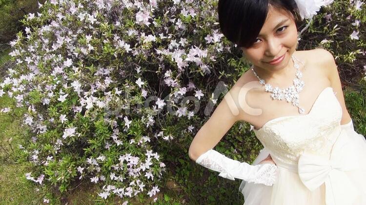 ウエディングドレスを着た女性 122 20代,ウエディング,コサージュの写真素材