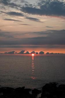 海と雲と夕暮れ 空,自然,海の写真素材