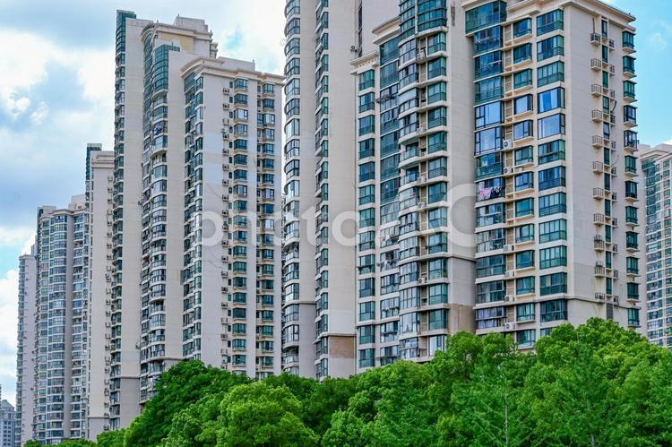 中国社会・上海の高層マンション群 上海,マンション,住宅の写真素材