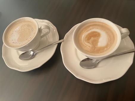 カフェでカフェオレ カフェでカフェオレ カフェオレ,カフェ,カップルの写真素材