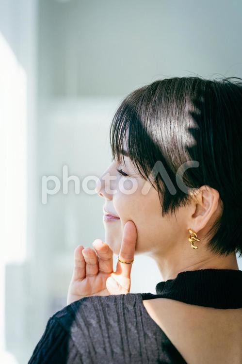 若い日本人女性の美容イメージ 若い女性,美容,ビューティーの写真素材