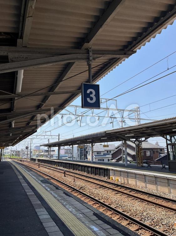 3番ホーム（本笠寺駅） 駅,プラットホーム,線路の写真素材