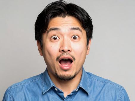 驚く 驚くの写真