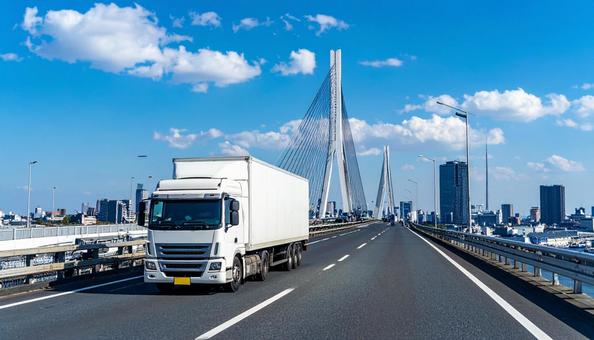 物流トラックの写真