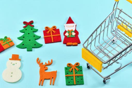 クリスマスセールや買い物のイメージ クリスマスセールや買い物のイメージ クリスマス,プレゼント,贈り物の写真素材