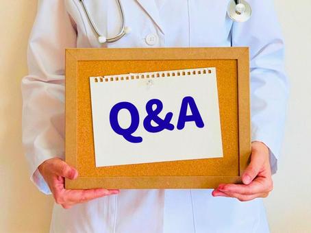 医療の様々な質問に答える医者 医者,q&a,qaの写真素材