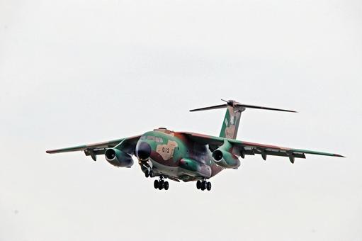 飛行機 航空自衛隊 C-1輸送機 飛行機 航空自衛隊 C-1輸送機 旅客機,輸送機,空の写真素材